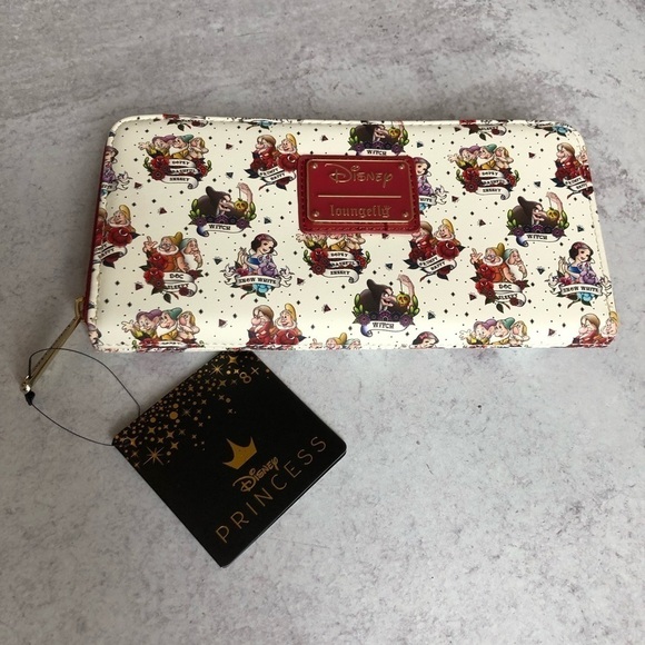 Loungefly Disney Snow White Tattoo Zip Around Wallet NWT - Picture 2 of 14